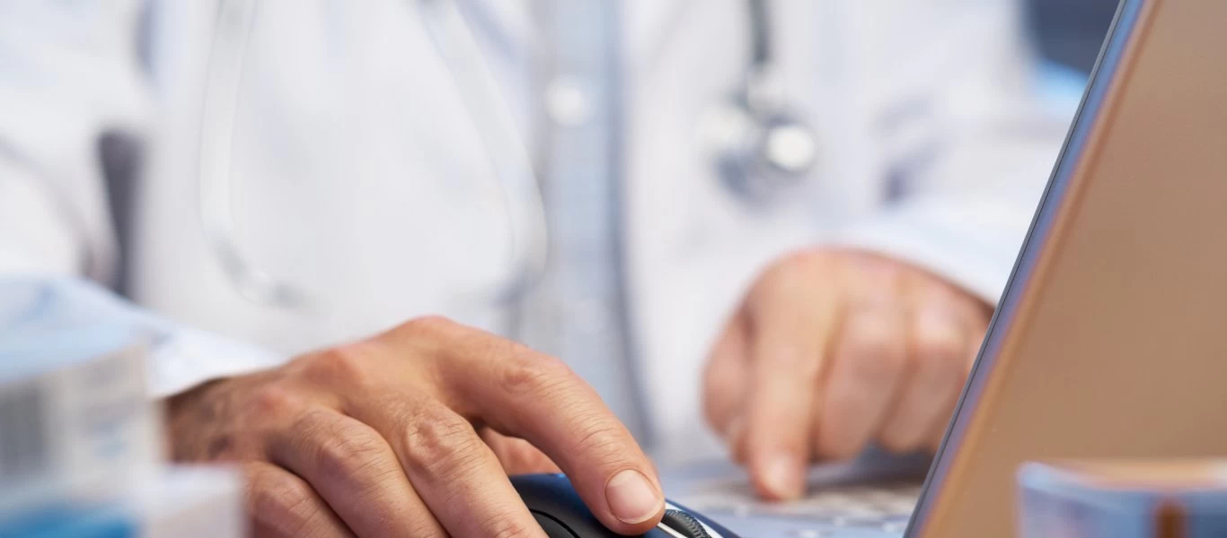 Εξάωρη στάση εργασίας πραγματοποιούν οι νοσοκομειακοί γιατροί της Αττικής